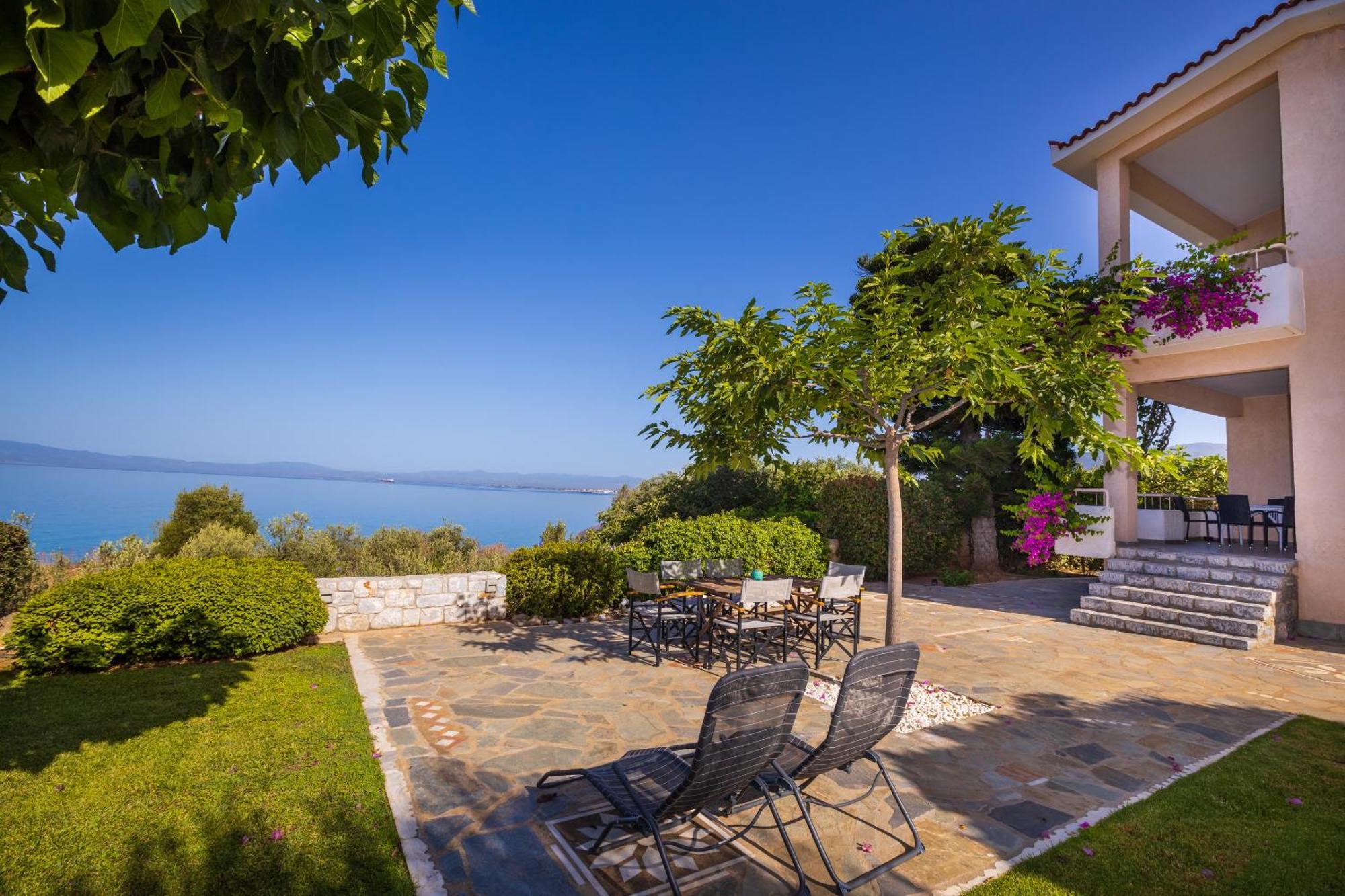 Messinian Blue Seaside Villa Каламата Экстерьер фото