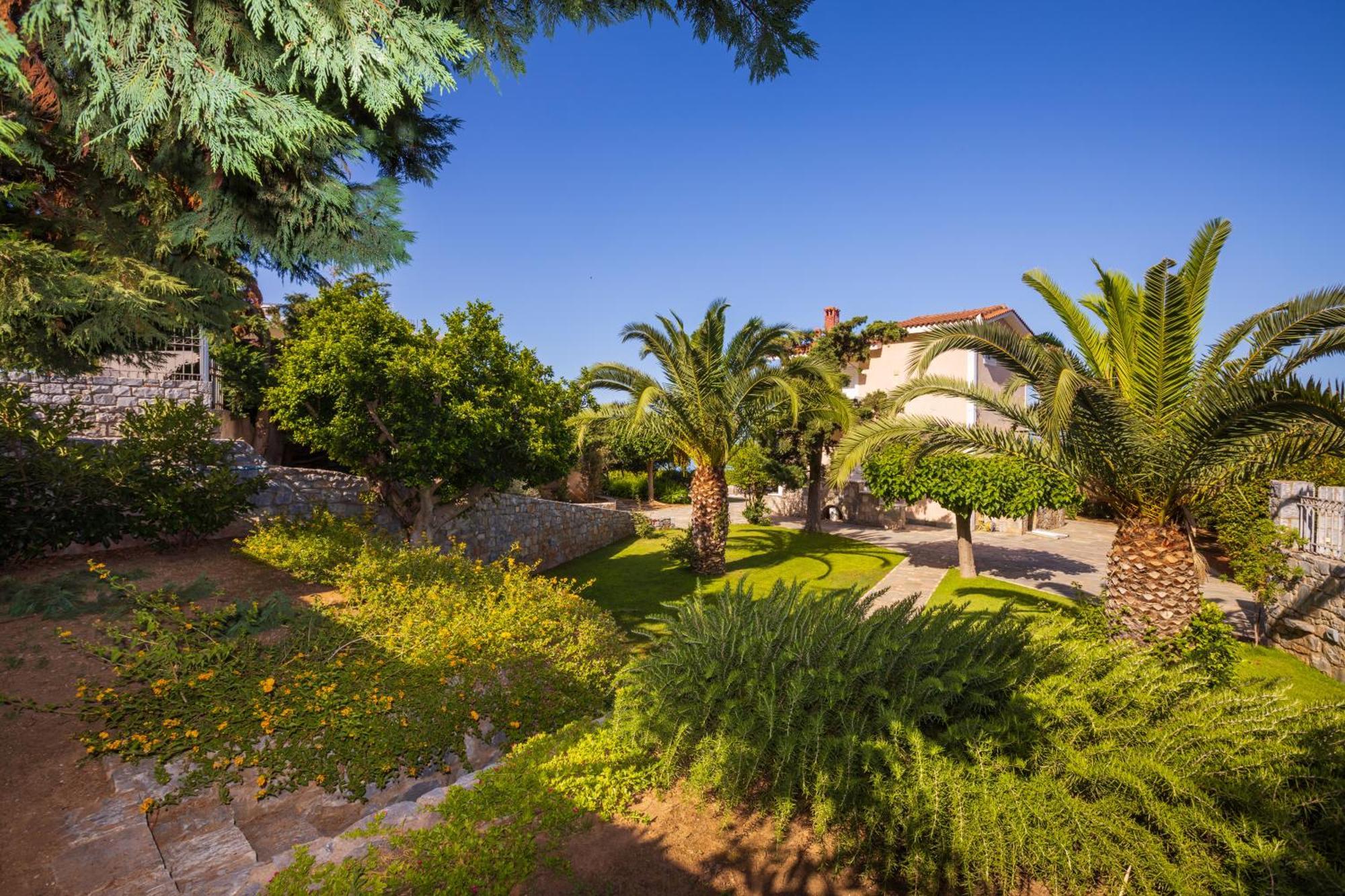 Messinian Blue Seaside Villa Каламата Экстерьер фото