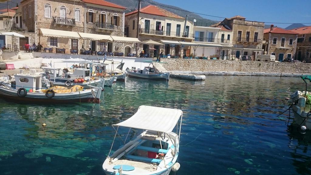 Messinian Blue Seaside Villa Каламата Экстерьер фото